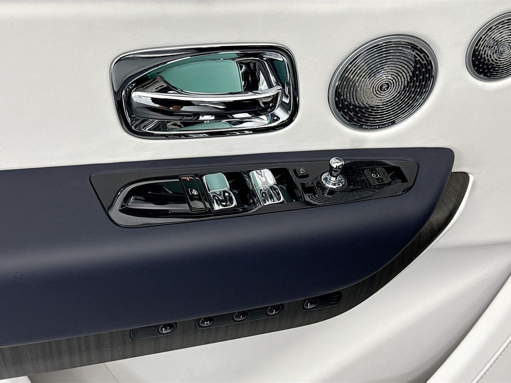 Thumbnail: 2026 Rolls-Royce Cullinan - 22