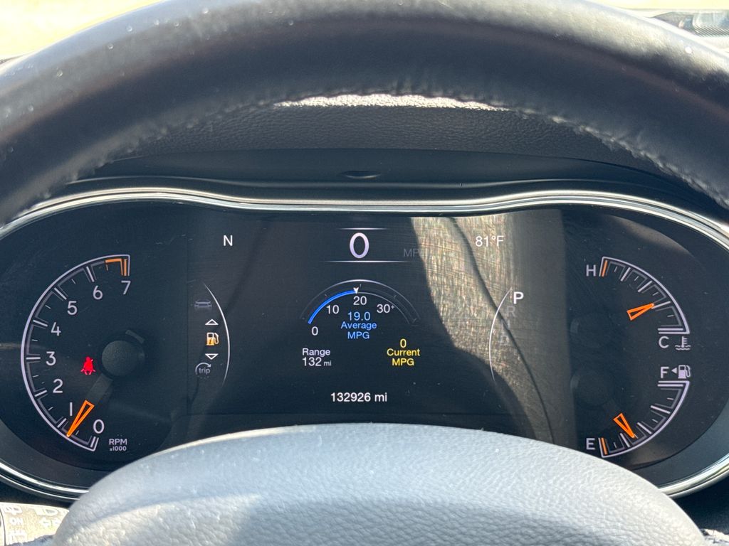 Used 2020 Silver Jeep Laredo E image 17