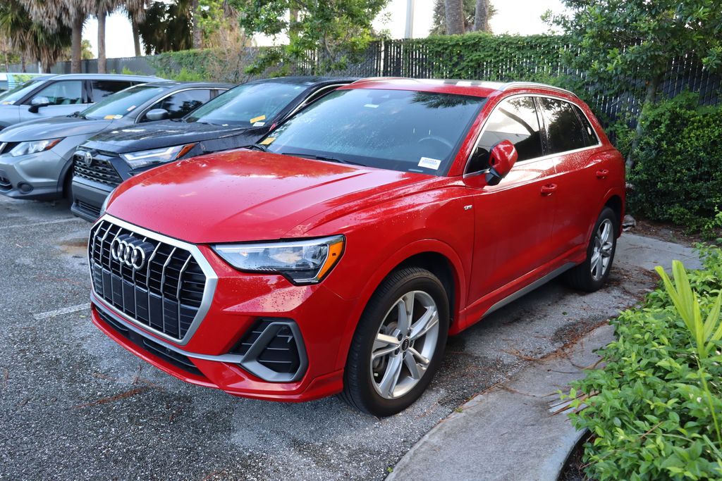 Thumbnail: 2022 Audi Q3 - 1