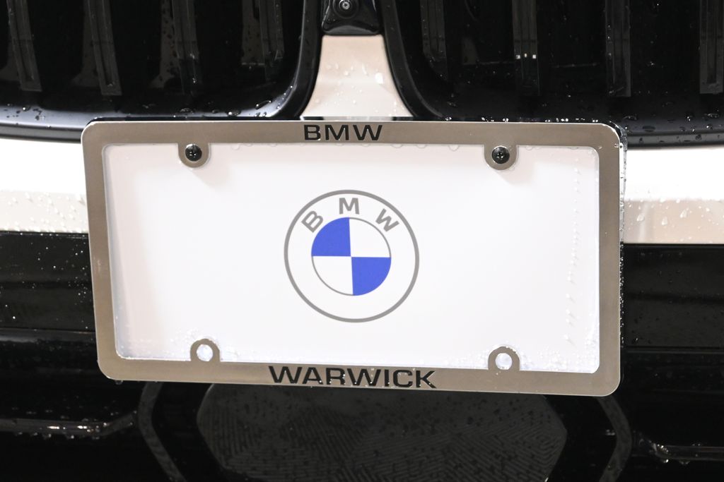 Thumbnail: 2026 BMW X7 - 14