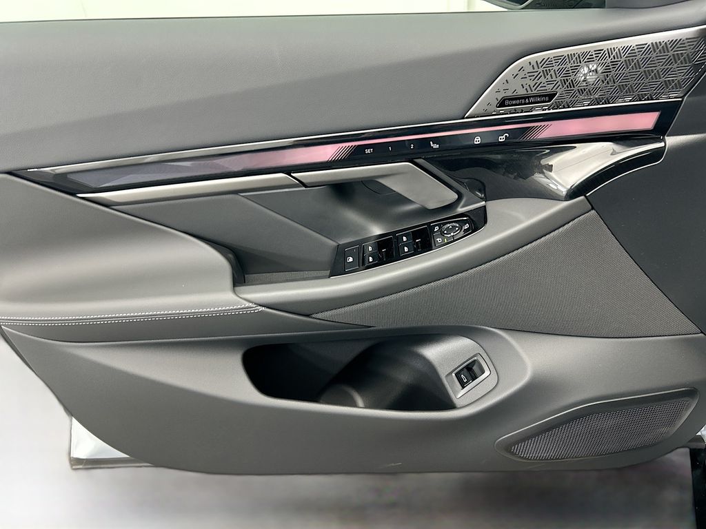 Thumbnail: 2026 BMW i5 - 23