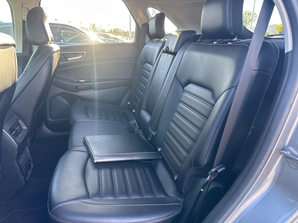 Thumbnail: 2020 Ford Edge - 12