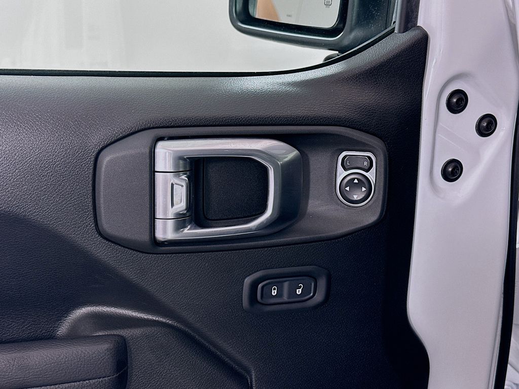 Thumbnail: 2024 Jeep Wrangler - 17