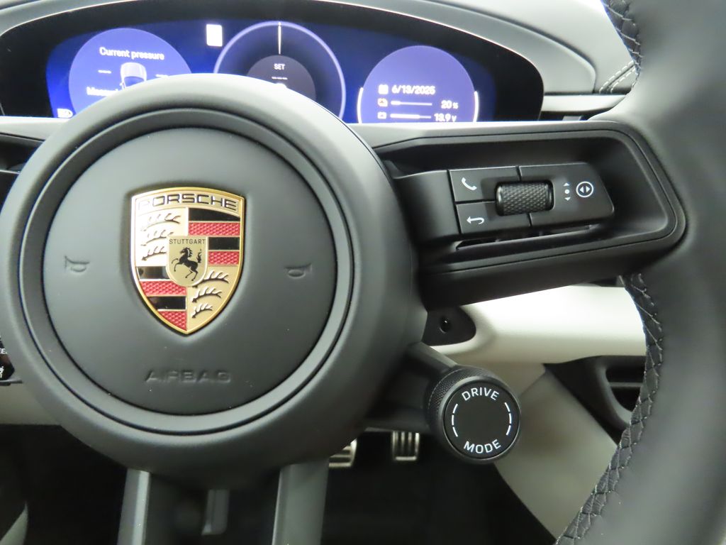 Thumbnail: 2025 Porsche Macan - 15