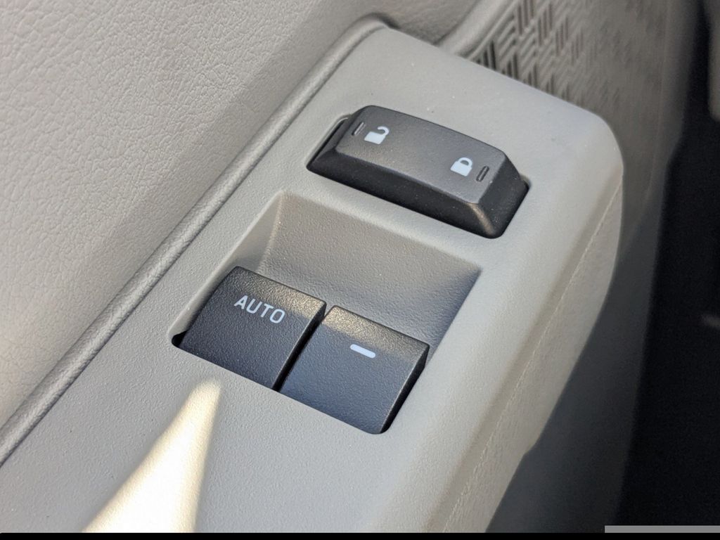 2026 Ford E-350 Cutaway 