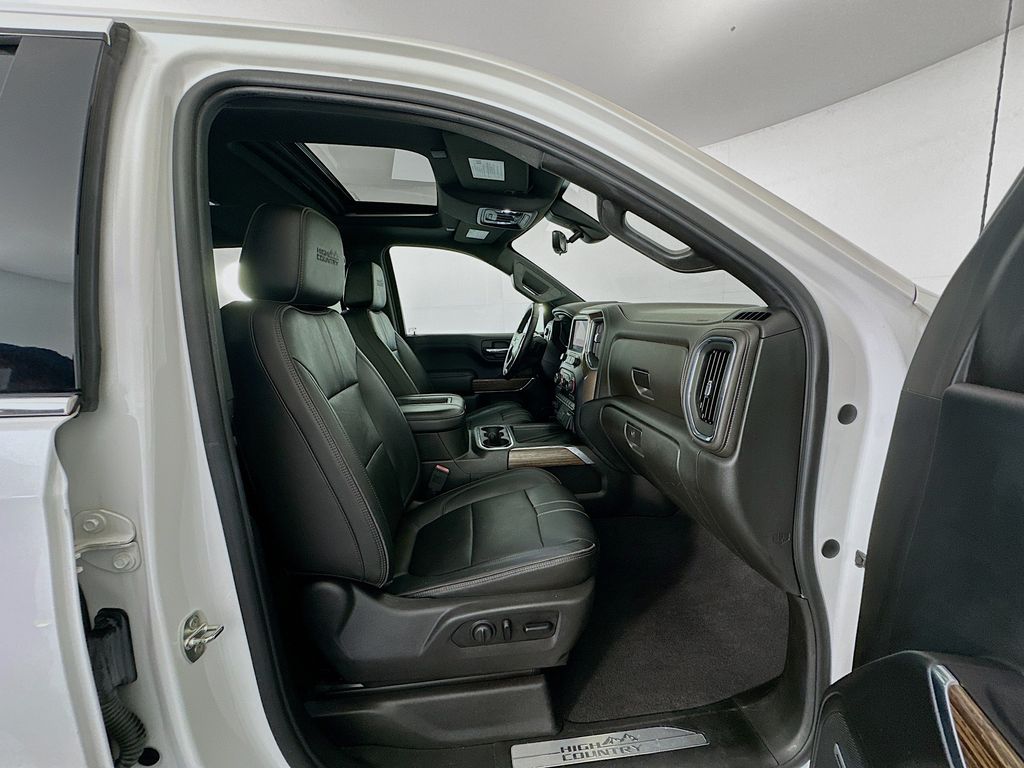 Thumbnail: 2019 Chevrolet Silverado 1500 - 30