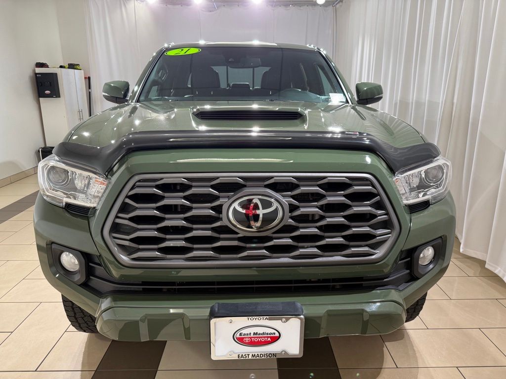 Thumbnail: 2021 Toyota Tacoma - 8