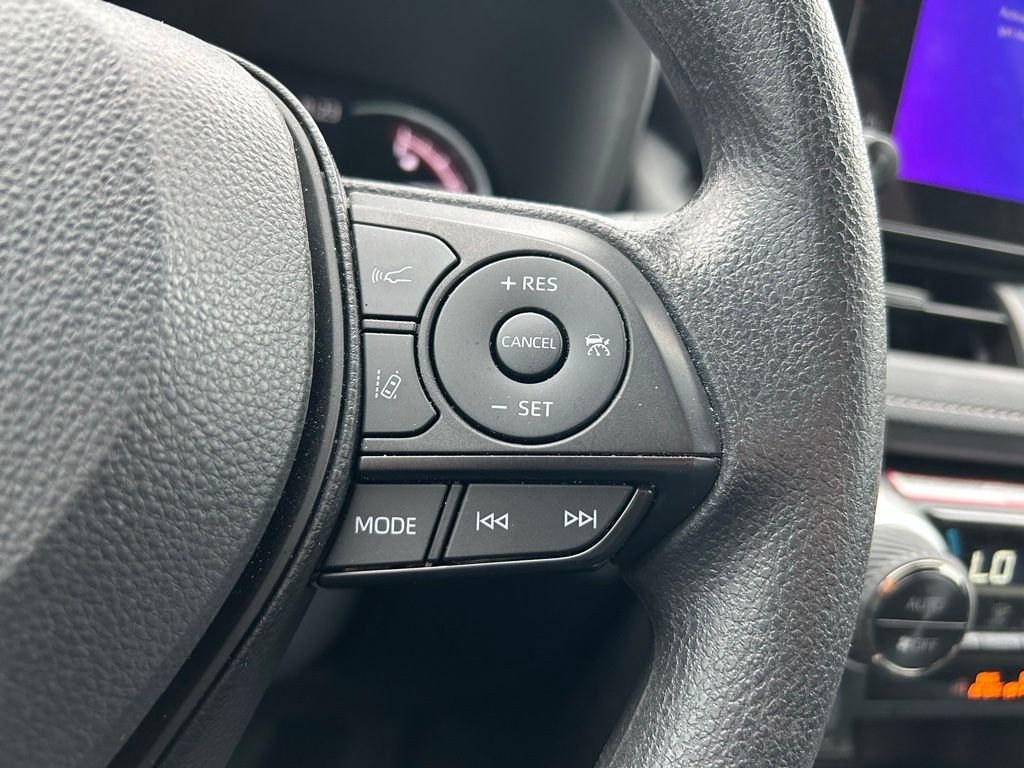2024 Toyota RAV4 XLE 19