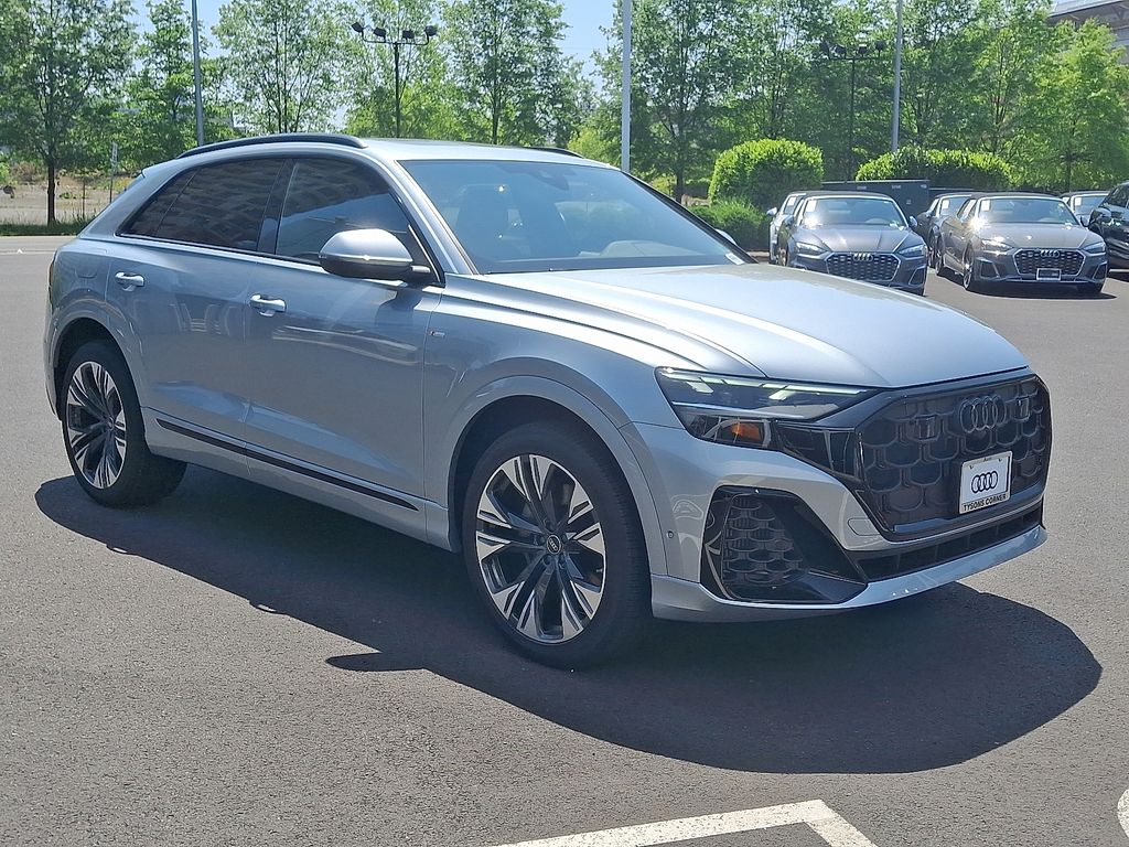 2025 Audi Q8  2