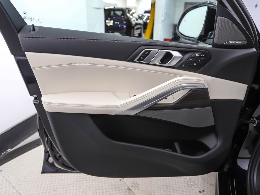 Thumbnail: 2026 BMW X6 - 10
