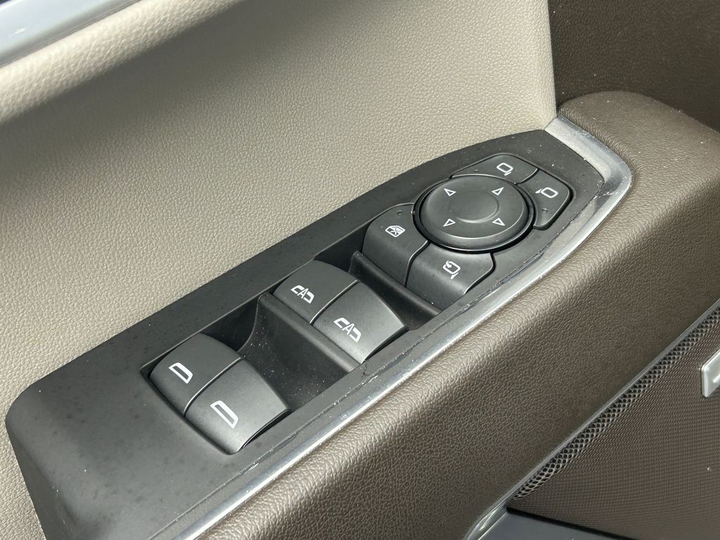 Used 2022 Onyx Black GMC SLT image 15