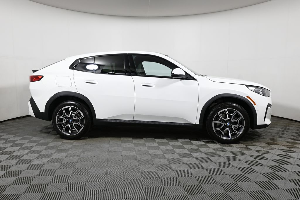 Thumbnail: 2027 BMW X2 - 8