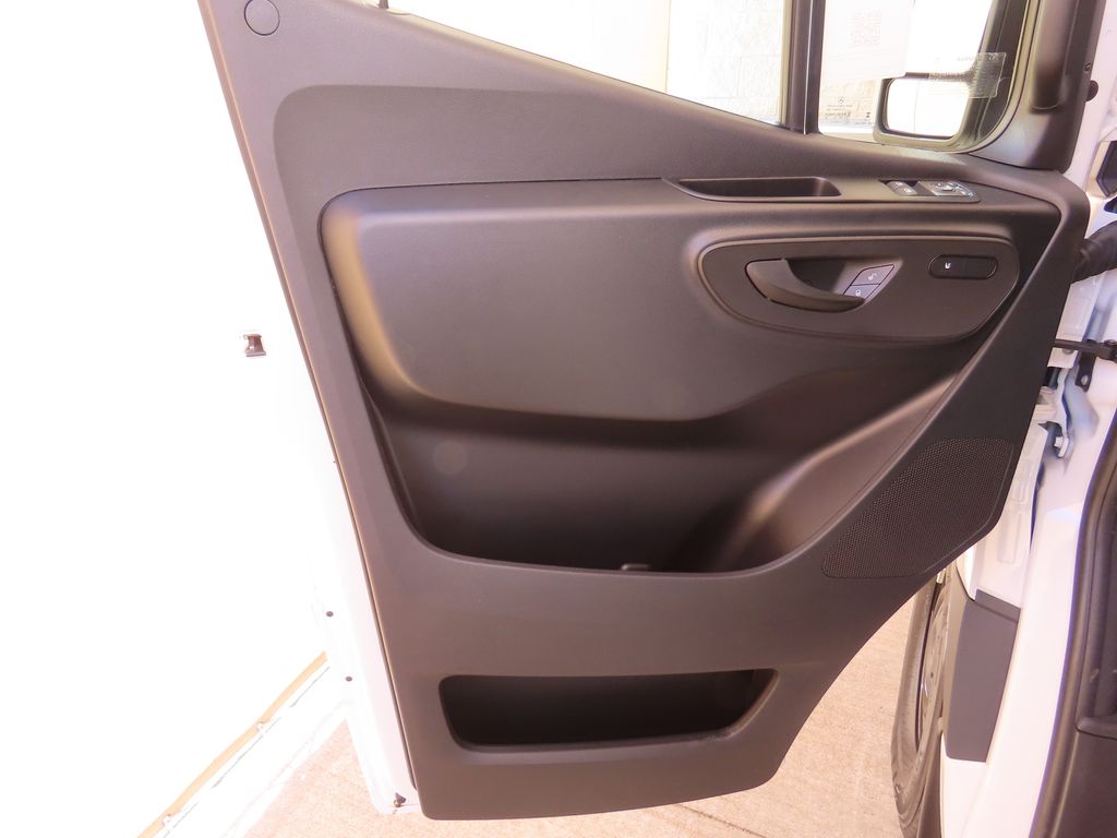 Thumbnail: 2025 Mercedes-Benz Sprinter - 23