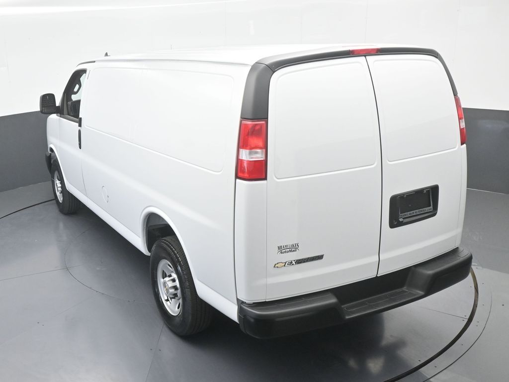 New 2025 Summit White Chevrolet Work Van image 44