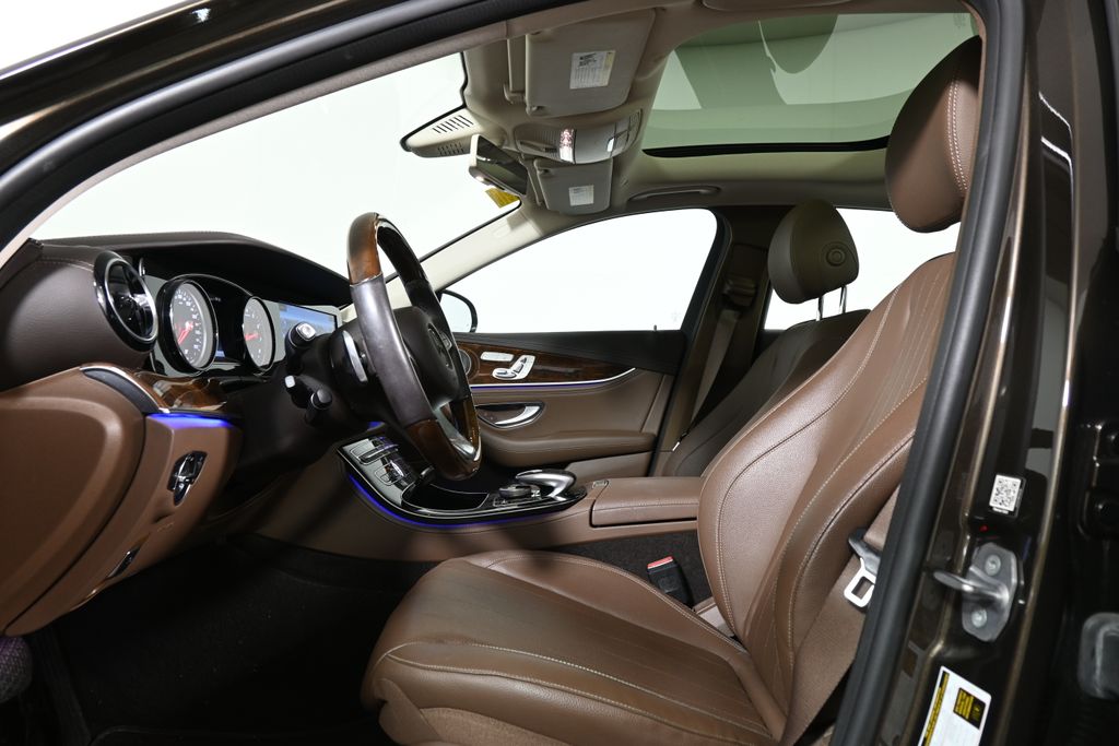 Thumbnail: 2017 Mercedes-Benz E-Class - 3