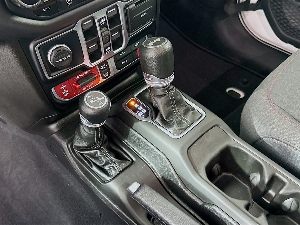 Thumbnail: 2024 Jeep Wrangler - 16