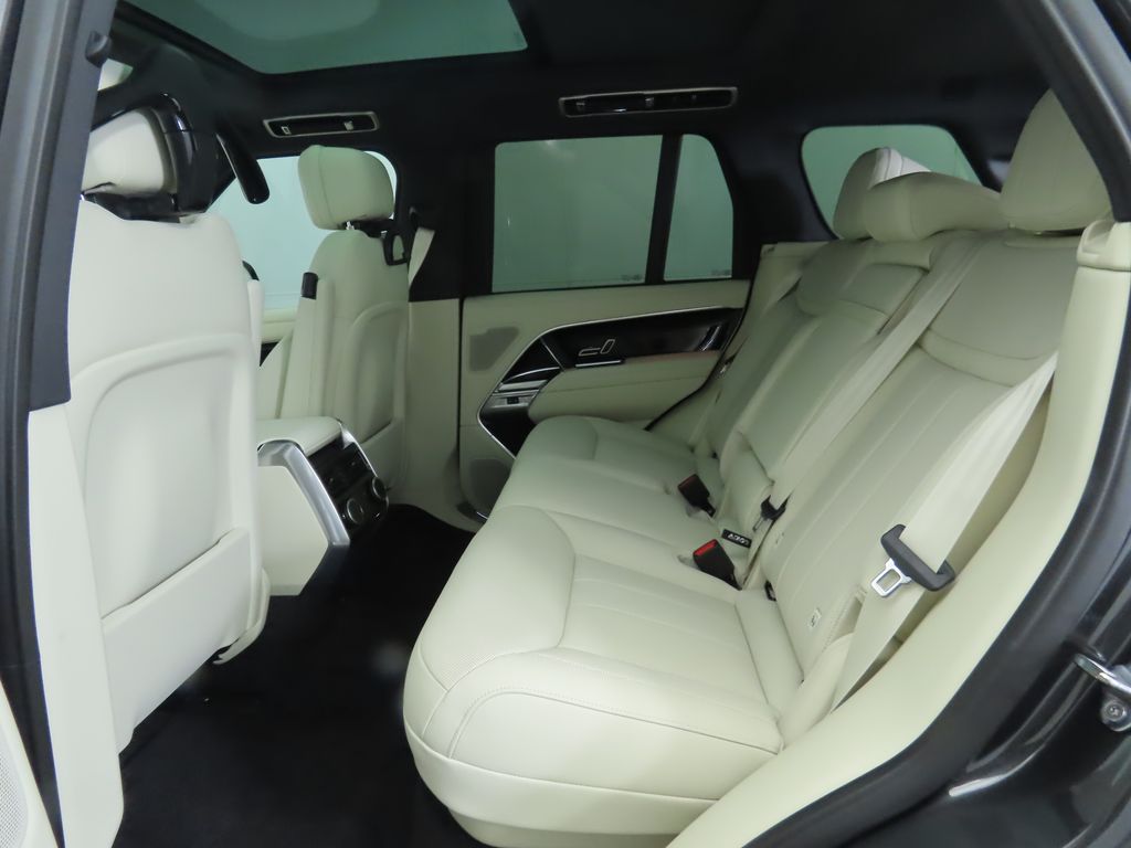 Thumbnail: 2025 Land Rover Range Rover - 23