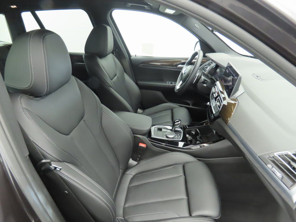 Thumbnail: 2022 BMW X3 - 21