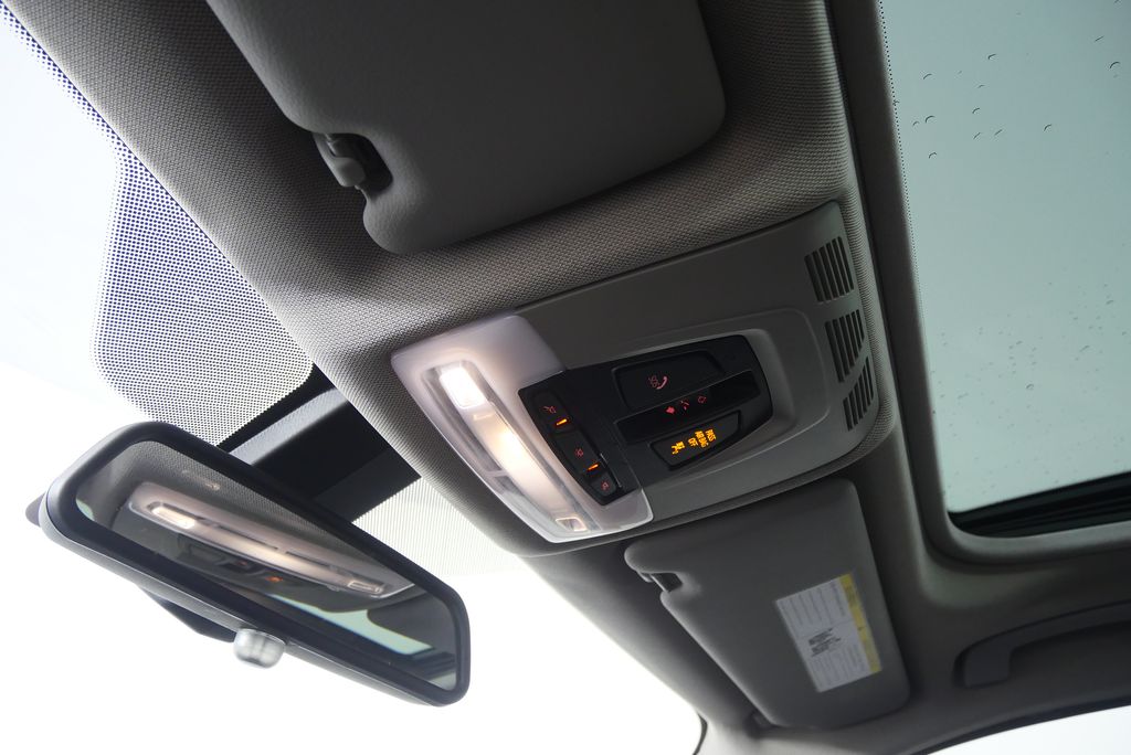 Thumbnail: 2017 BMW 3 Series - 16