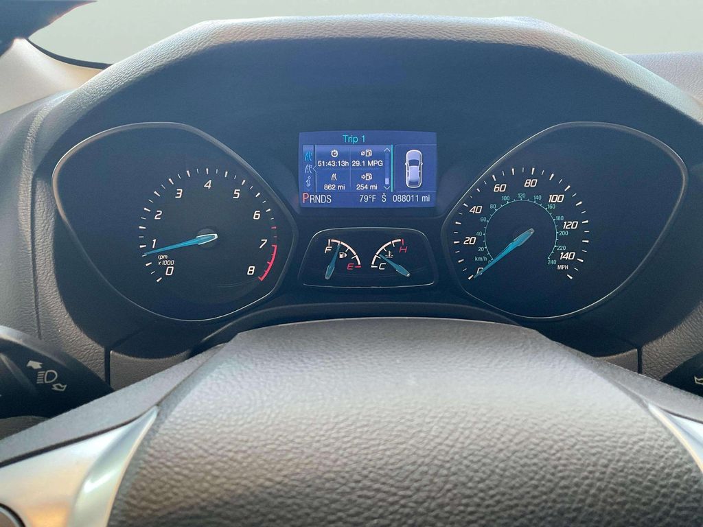 Used 2013 Race Red Ford SE image 10