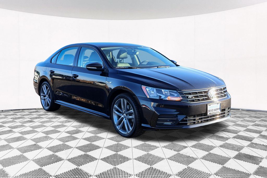 2018 Volkswagen Passat 2.0T R-Line 6