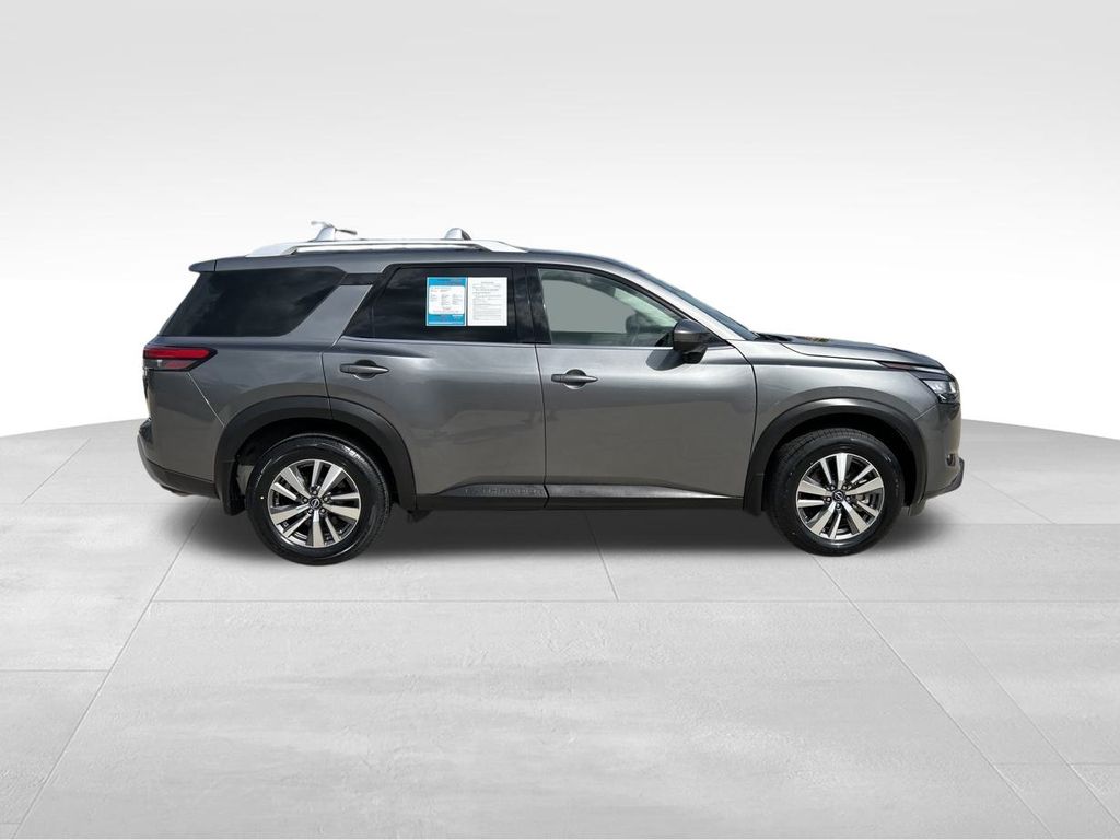2023 Gun Metallic Nissan Pathfinder SL FWD SUV
