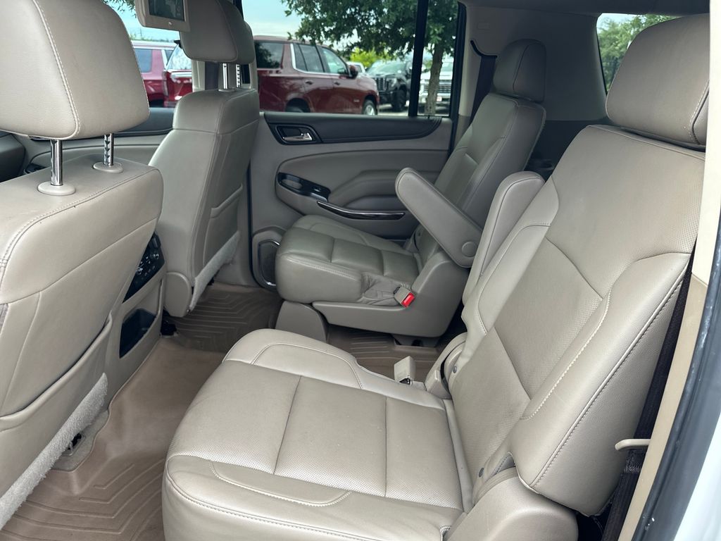 Used 2020 White GMC SLT image 33