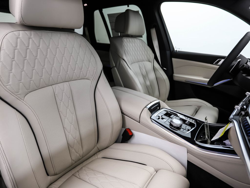 2026 BMW X5 xDrive50e 31