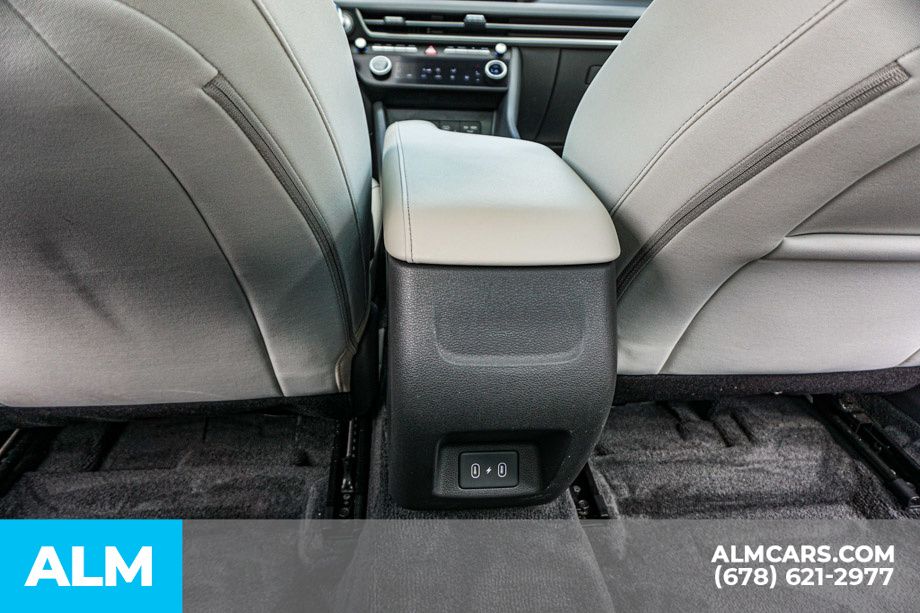 Used 2024 Silver Hyundai SEL image 31