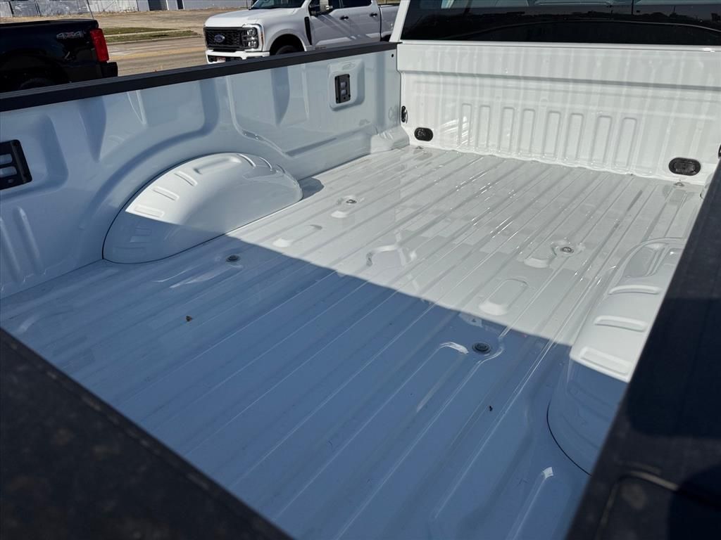 New 2026 Oxford White Ford XL image 6