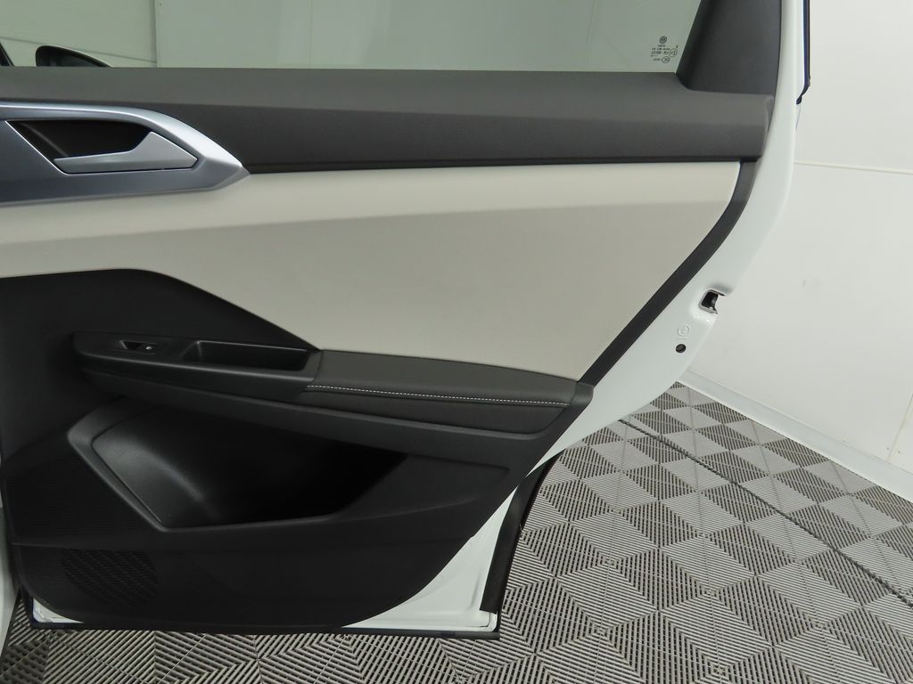 Thumbnail: 2025 Volkswagen Taos - 27