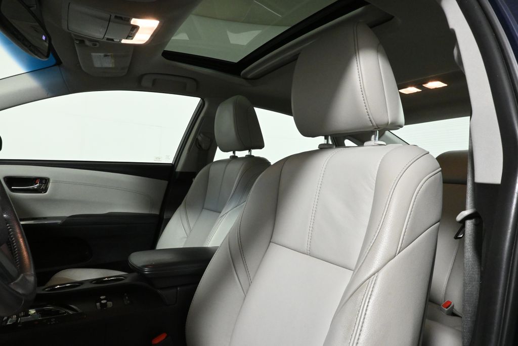 Thumbnail: 2017 Toyota Avalon - 17