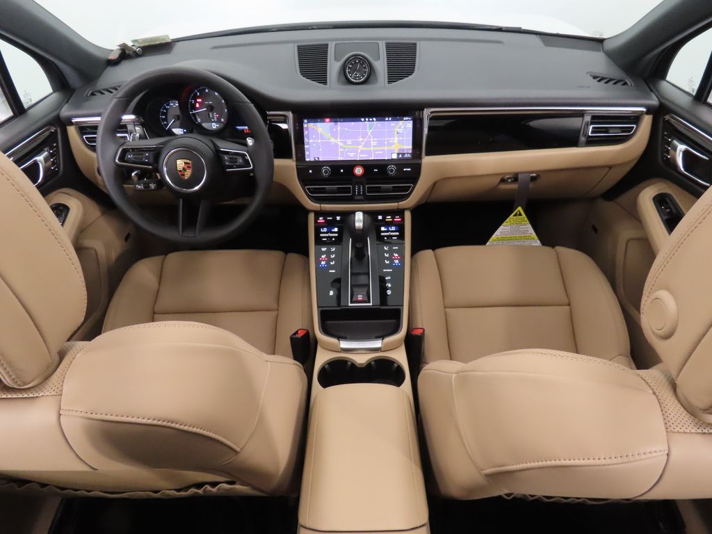 Thumbnail: 2026 Porsche Macan - 15