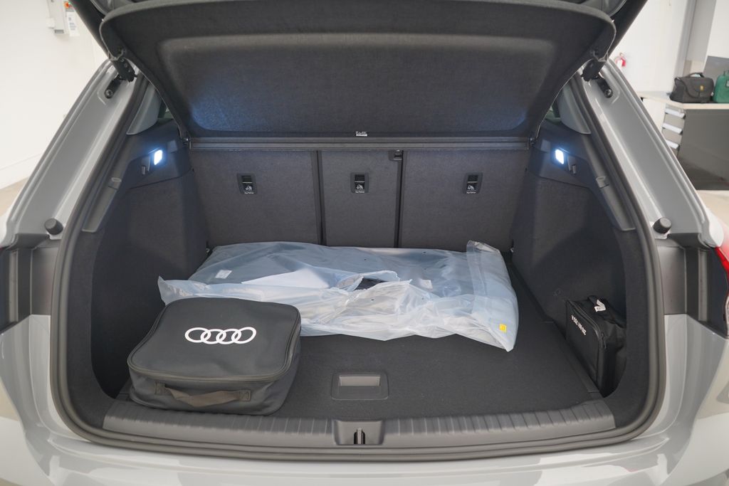2025 Audi Q4 e-tron  10