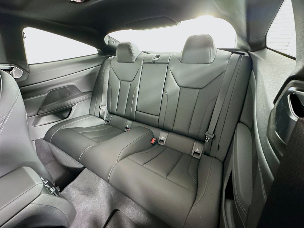 Thumbnail: 2025 BMW 4 Series - 17