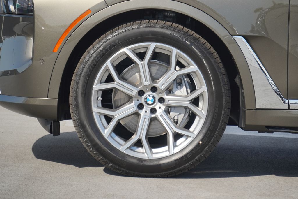 2025 BMW X7 xDrive40i 5