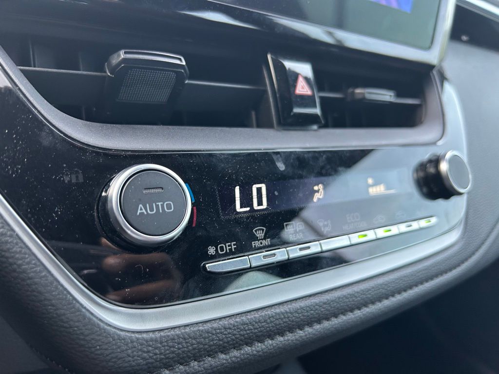 2023 Toyota Corolla SE 17