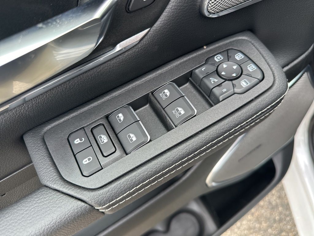 2025 Ram 1500 Laramie photo 11