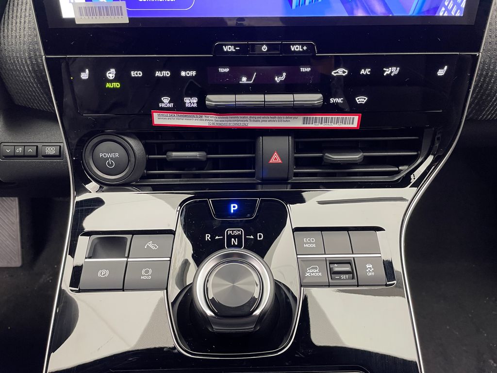 2025 Toyota bZ4X XLE 26