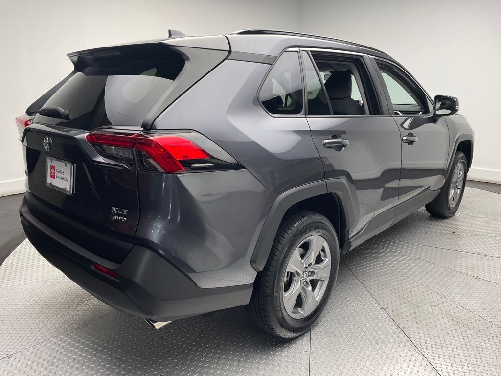 2024 Toyota RAV4 XLE 5