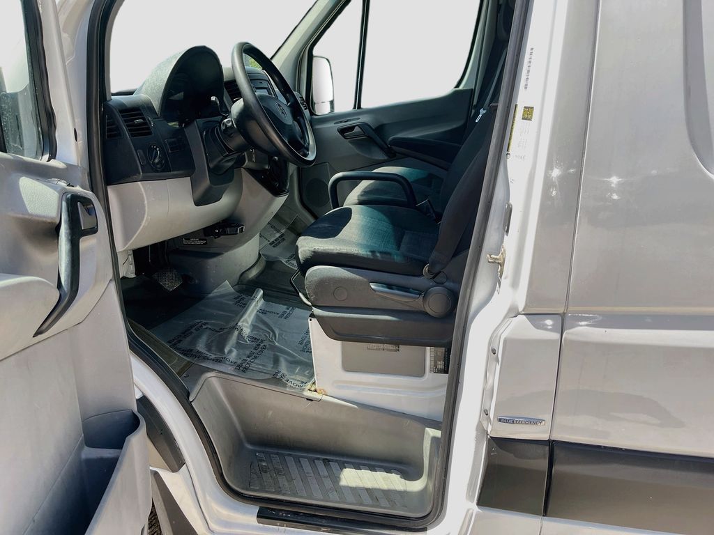Used 2015 White Mercedes-Benz Cargo 144 WB image 17