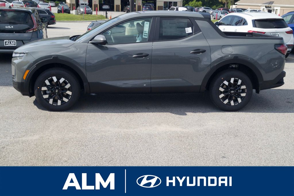 2026 Hyundai Santa Cruz SE photo 2