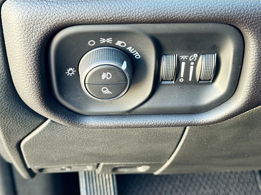 2024 RAM Ram 3500 Pickup Laramie - Photo 12