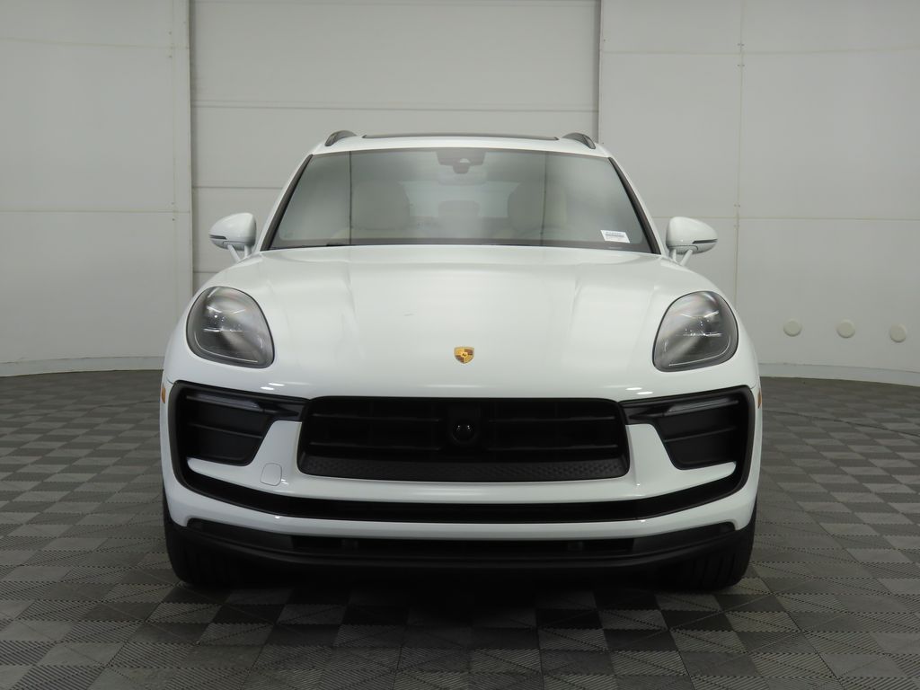 Thumbnail: 2025 Porsche Macan - 10