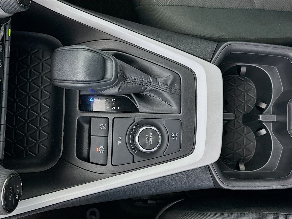 Thumbnail: 2024 Toyota RAV4 - 16