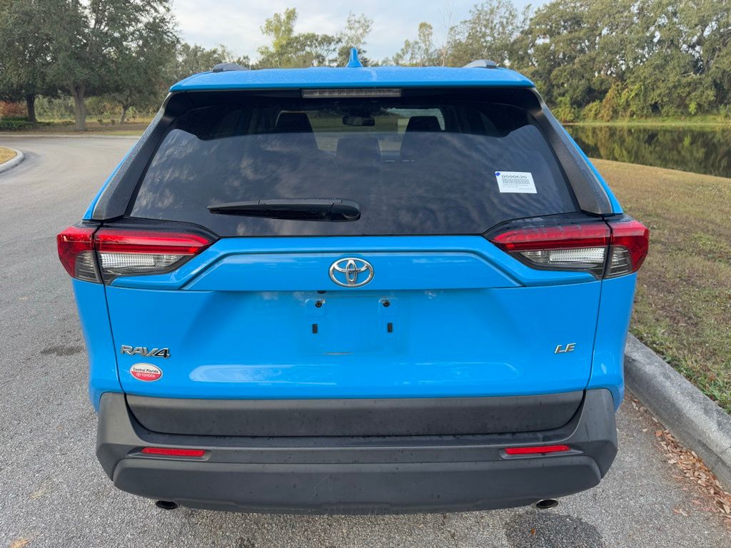 2019 Toyota RAV4 LE 4