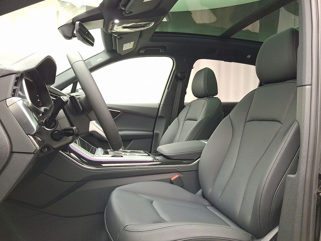 Thumbnail: 2026 Audi Q7 - 8