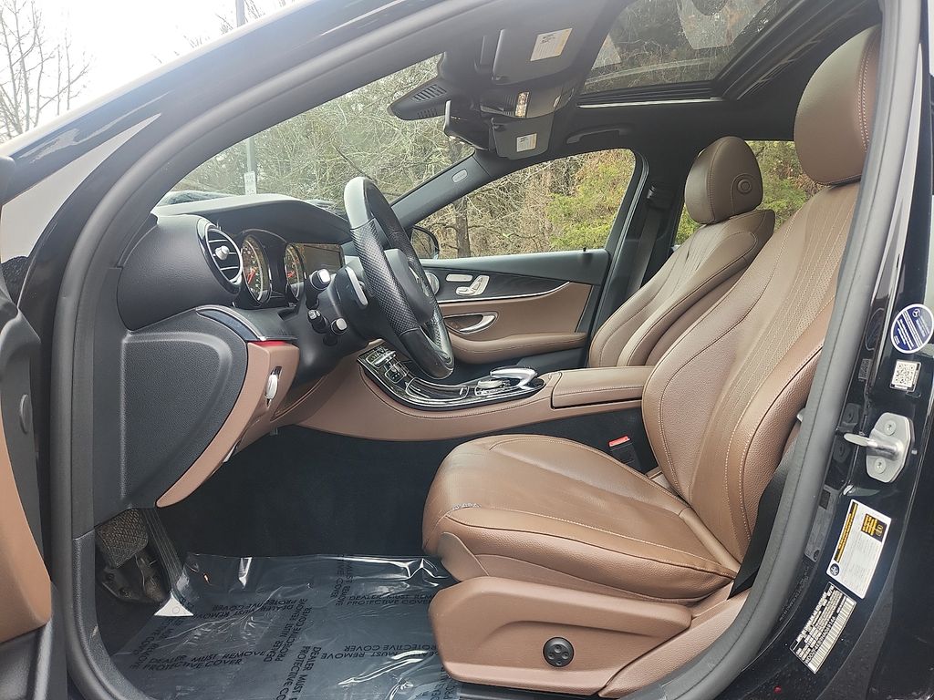 Thumbnail: 2017 Mercedes-Benz E-Class - 12