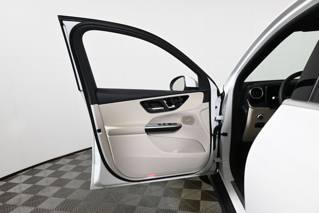 Thumbnail: 2026 Mercedes-Benz GLC - 28