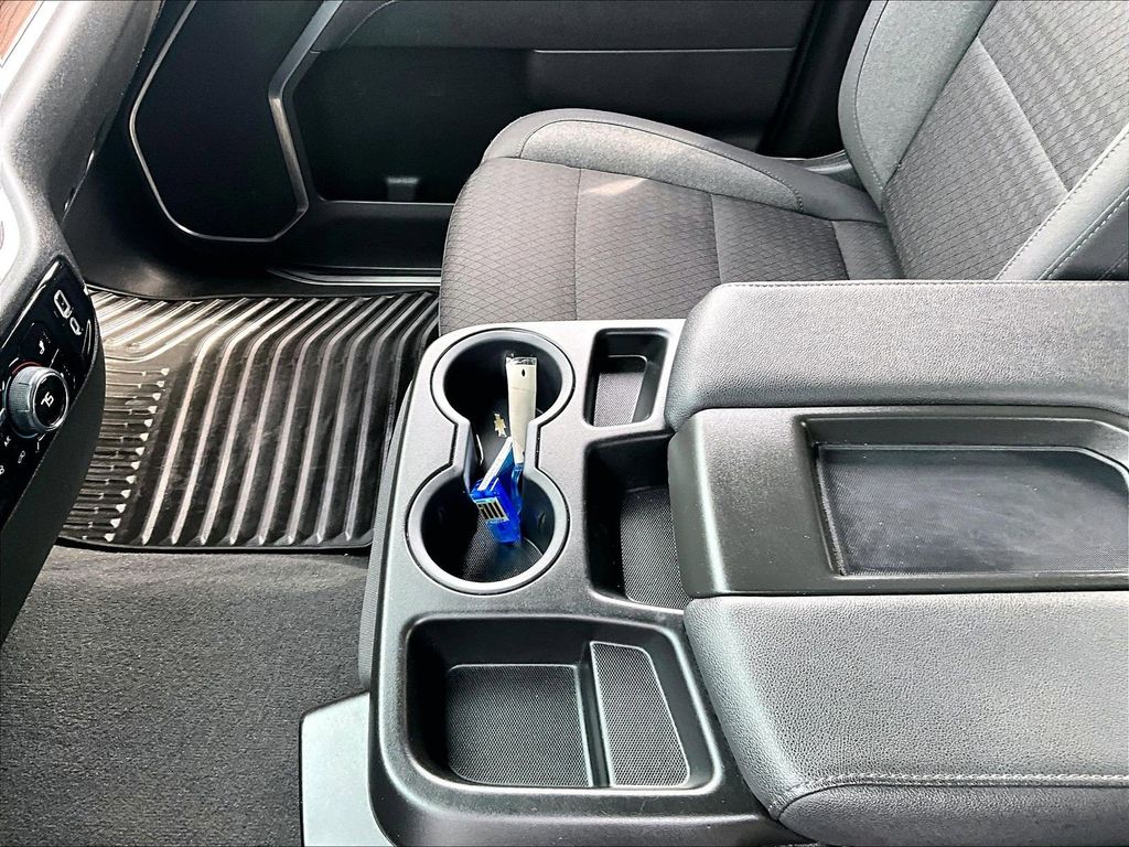 2026 Chevrolet Silverado 1500 — photo 19